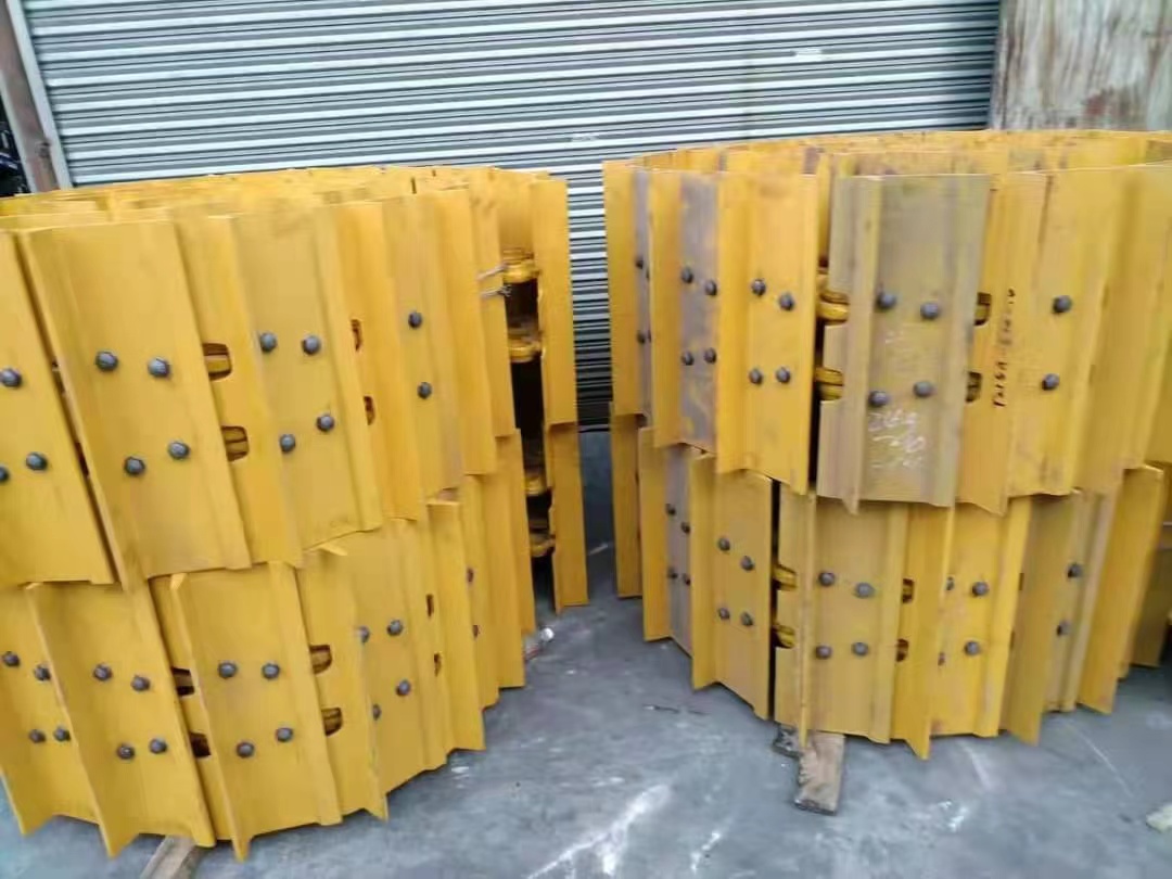 D4C/D4D/D4H/D4G Track link group Assy